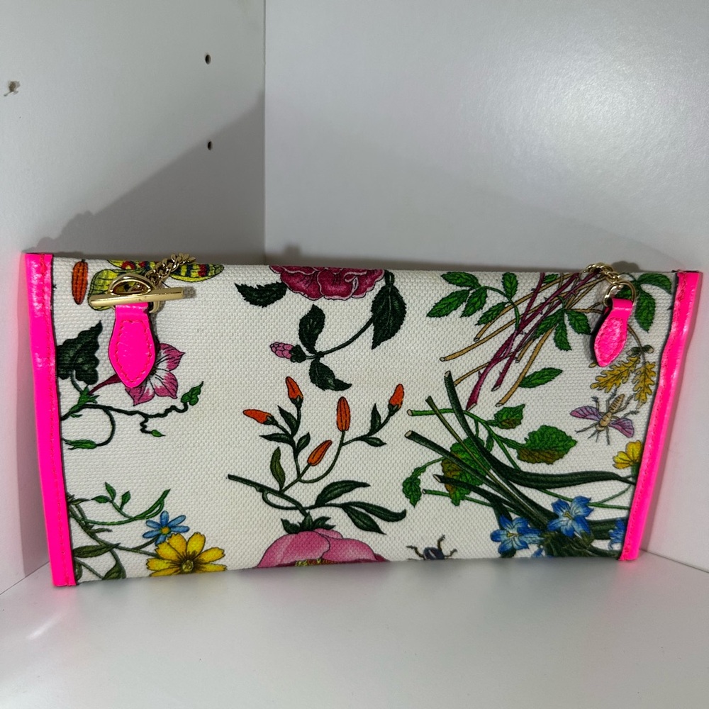 Gucci Floral Canvas Clutch with Hot Pink Trim and Gold Chain - Picture 3 of 5